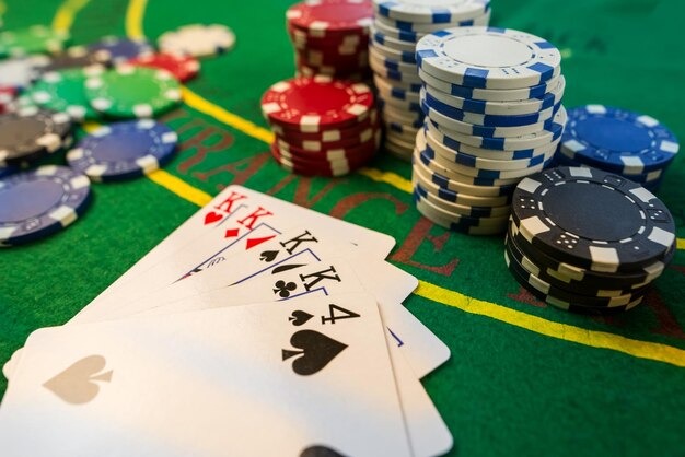 luxurybet88 mobile app interface showing live casino tables and sportsbook markets